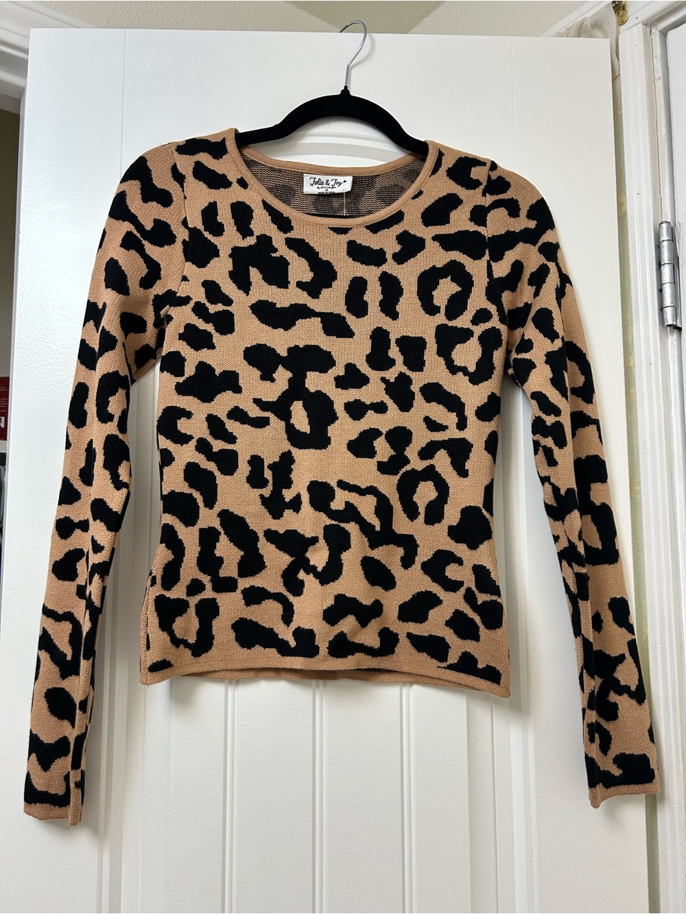 Jolie & Deen Leopard Print Crewneck Sweater - Tan/Black
